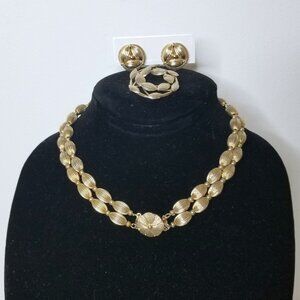 Vintage Goldtone Jewelry Set - Floral Necklace, Clip-on Earrings, Brooch